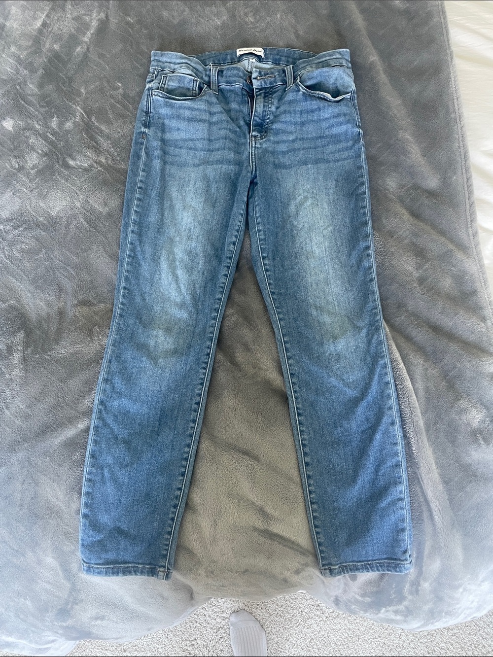 Women's Straight-Leg Jeans in Medium Blue Wash